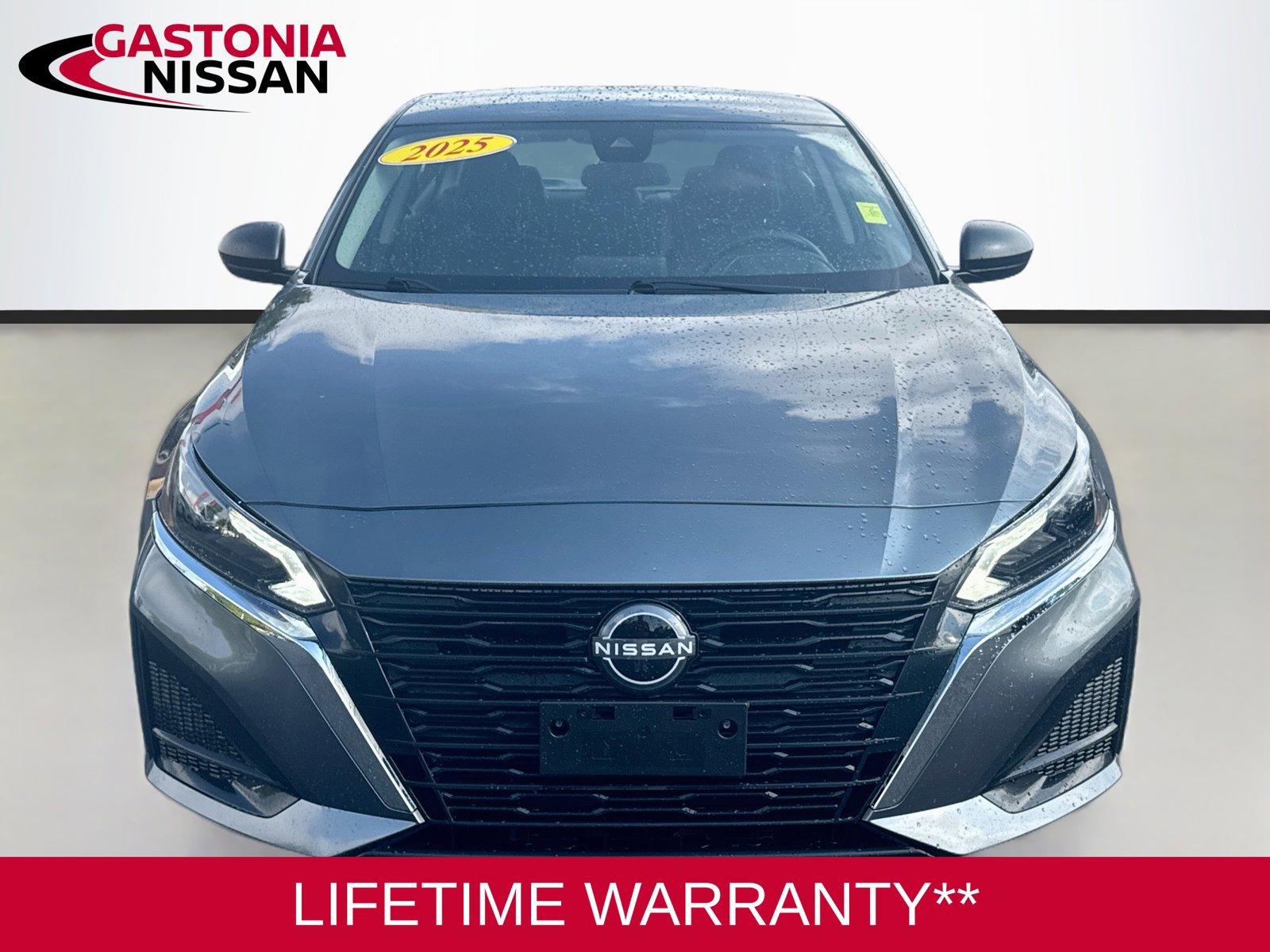 Used 2025 Nissan Altima 2.5 SV FWD image 2