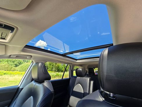 Used 2024 Toyota Grand Highlander AWD image 30