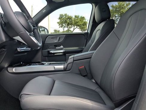 New 2025 Mercedes-Benz GLB 250 image 22