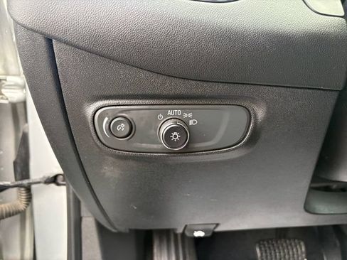 Used 2018 Chevrolet Equinox LT AWD/4WD image 20