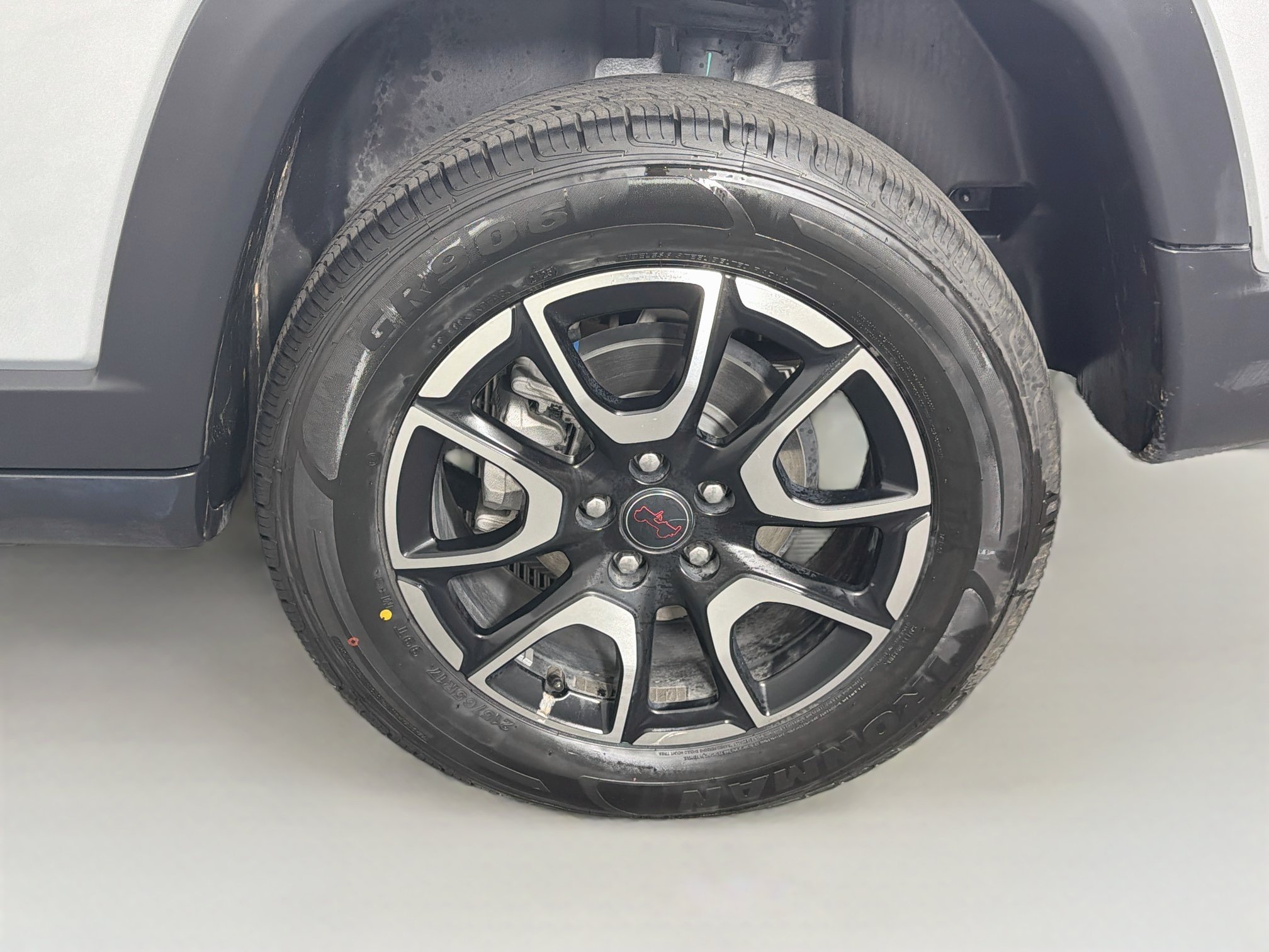 Used 2025 Jeep Compass Trailhawk AWD/4WD image 11