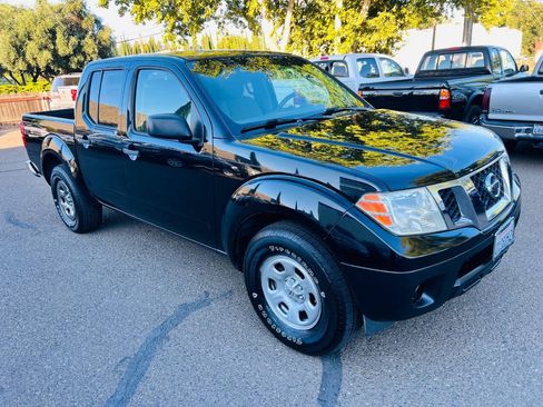 Used 2011 Nissan Frontier S RWD image 2