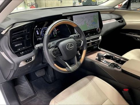 Used 2024 Lexus RX 350h w/ Accessory Package (Z1) AWD/4WD image 17
