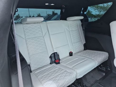 Certified 2026 Cadillac Escalade Platinum Sport w/ LPO, Floor Liner Package AWD/4WD image 40