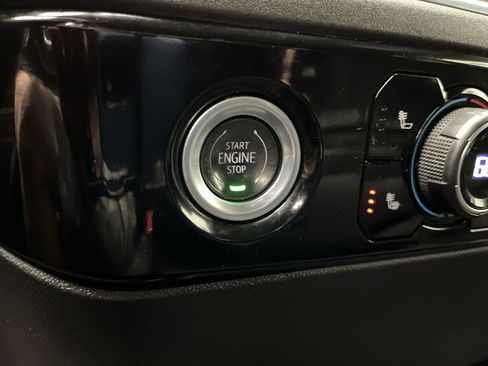 Used 2023 Chevrolet Silverado 1500 LT AWD/4WD image 22