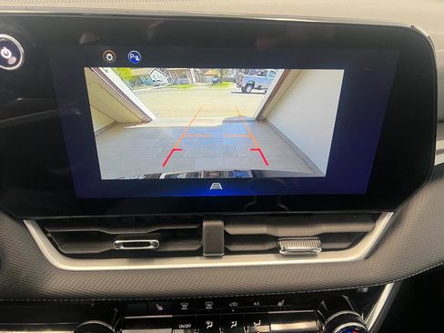 Used 2025 Chevrolet Equinox LT image 53