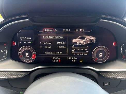 Used 2021 Audi R8 V10 w/ Premium Package RWD image 15