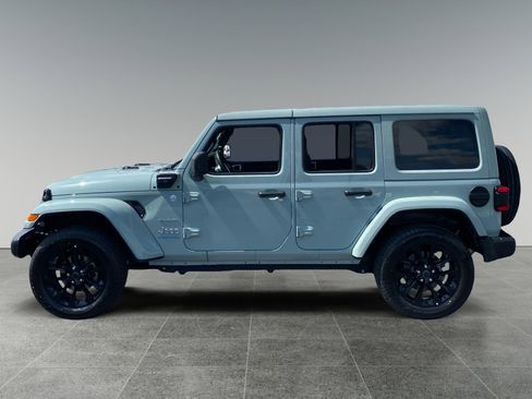 Used 2024 Jeep Wrangler Unlimited Sahara AWD/4WD image 2