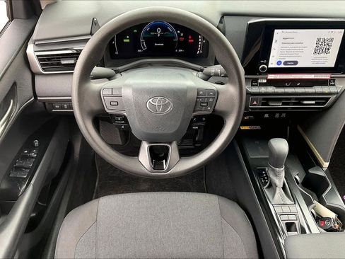 Used 2026 Toyota Camry LE image 6