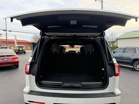 Used 2020 Lincoln Navigator Reserve w/ Equipment Group 208A Reserve image 30