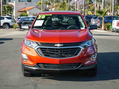 Used 2020 Chevrolet Equinox LS w/ LS Convenience Package AWD/4WD image 2