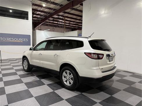 Used 2014 Chevrolet Traverse LT image 6