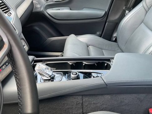 Certified 2023 Volvo XC90 T8 Ultimate w/ Lounge Package AWD/4WD image 18