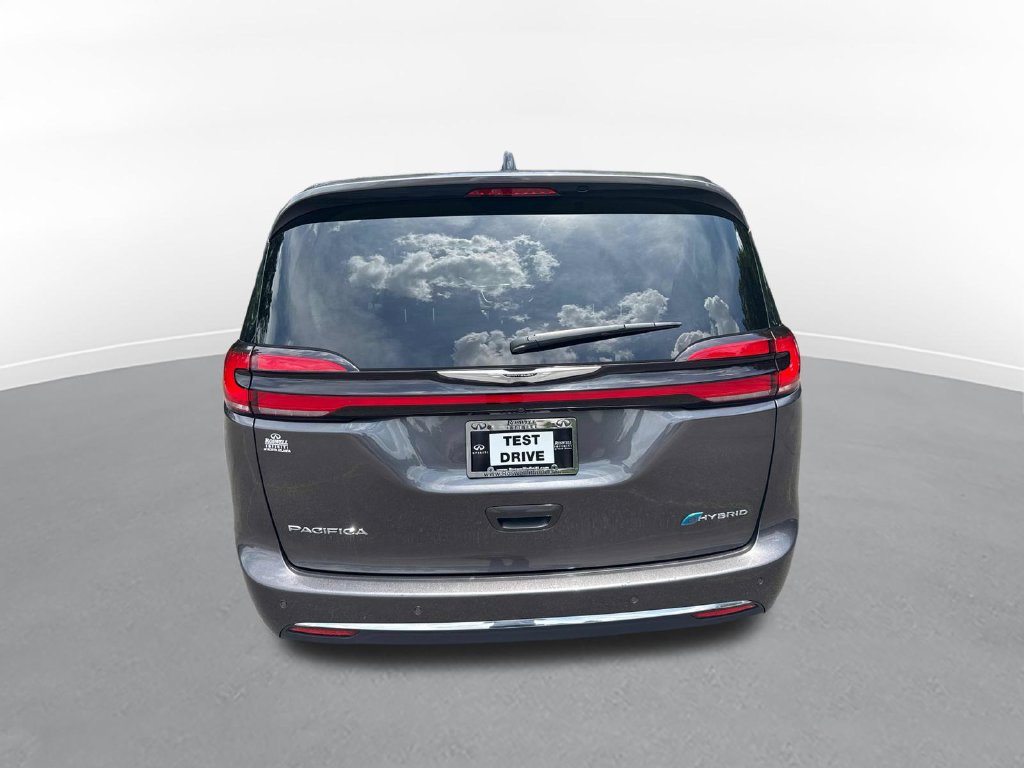Used 2023 Chrysler Pacifica Touring-L FWD image 7