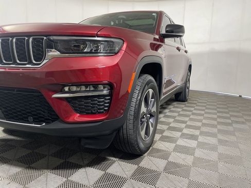 Used 2022 Jeep Grand Cherokee Limited 4xe w/ Luxury Tech Group II AWD/4WD image 26