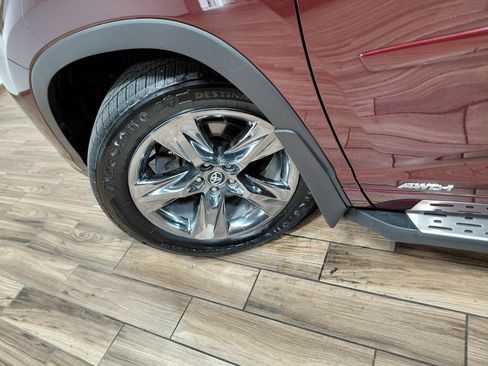 Used 2019 Toyota Highlander Limited Platinum AWD/4WD image 27