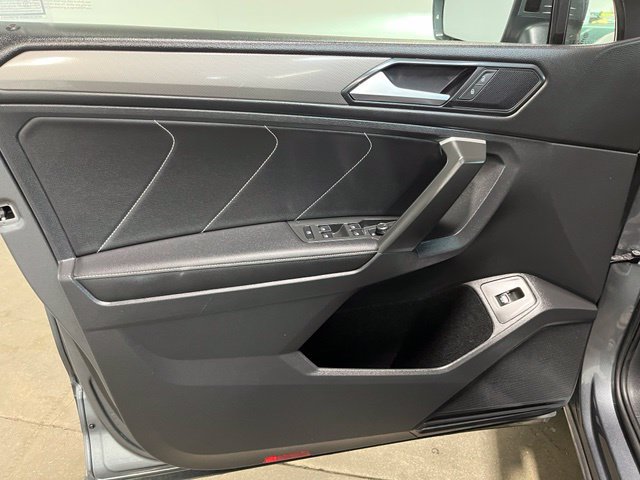 Used 2024 Volkswagen Tiguan SE AWD/4WD image 21