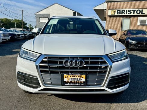 Used 2019 Audi Q5 2.0T Premium w/ Convenience Package AWD/4WD image 2