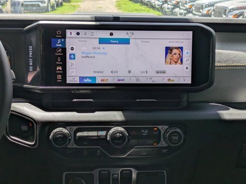 New 2025 Jeep Gladiator Sport image 16