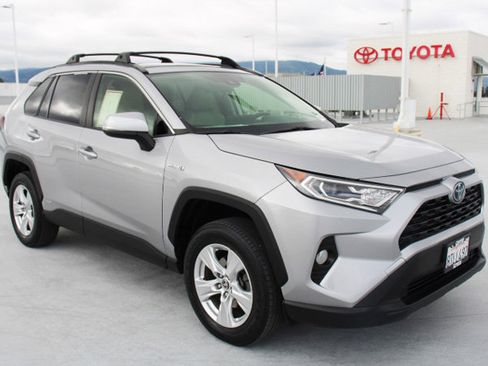 Certified 2021 Toyota RAV4 XLE w/ Convenience Package image 2
