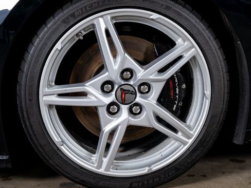 Used 2023 Chevrolet Corvette Stingray Premium Conv w/ Z51 Performance Package RWD image 27