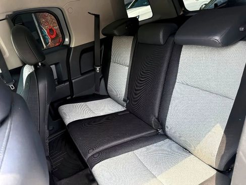 Used 2013 Toyota FJ Cruiser 4WD image 23