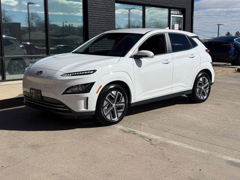 Used 2023 Hyundai Kona SE image 9