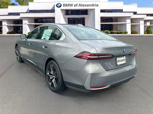 New 2026 BMW i5 eDrive40 w/ Premium Package AWD/4WD image 5