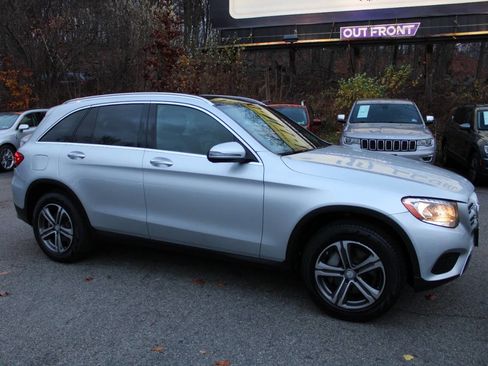 Used 2017 Mercedes-Benz GLC 300 4MATIC image 5