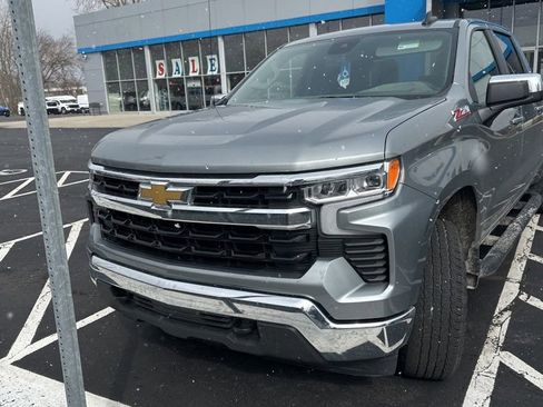 Used 2025 Chevrolet Silverado 1500 LT image 1
