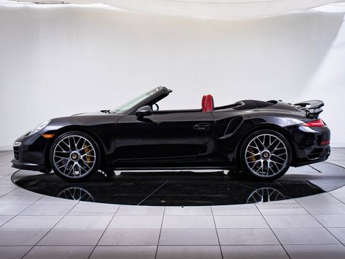 Used 2015 Porsche 911 Turbo S image 2