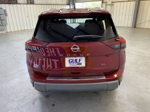 Used 2025 Nissan Rogue SL FWD image 7