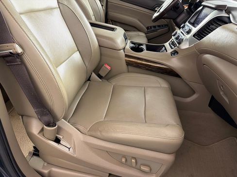 Used 2019 GMC Yukon XL SLT w/ Open Road Package AWD/4WD image 24