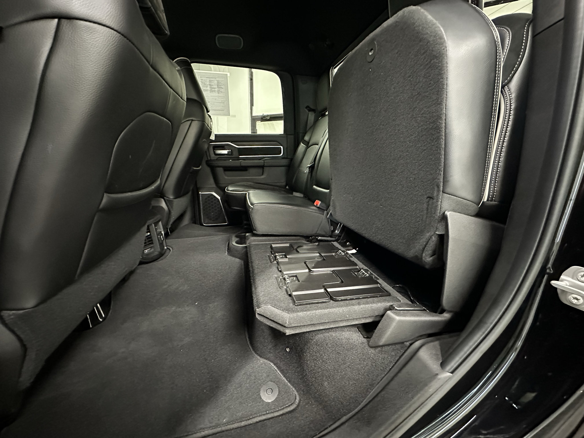 Used 2026 RAM 2500 Laramie AWD/4WD image 14