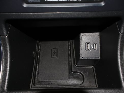 Used 2022 Ford Edge Titanium image 21