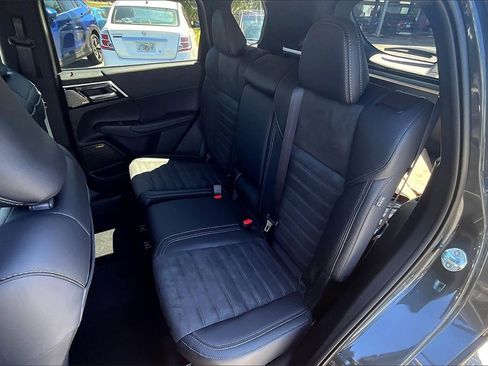 New 2025 Mitsubishi Outlander SE image 10