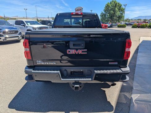 Used 2016 GMC Sierra 2500 SLT w/ All-Terrain HD Package AWD/4WD image 4
