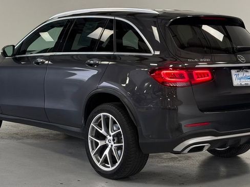 Used 2022 Mercedes-Benz GLC 300 4MATIC w/ AMG Line image 4