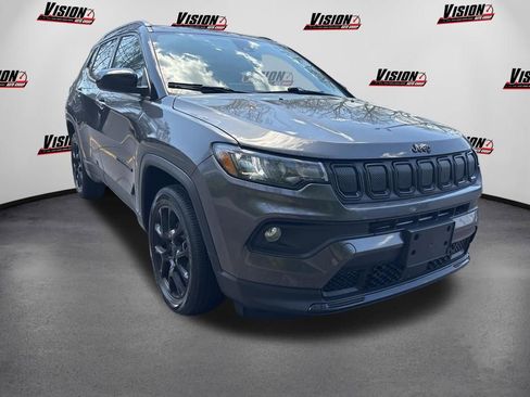 Used 2022 Jeep Compass Latitude w/ Sun and Sound Group AWD/4WD image 3