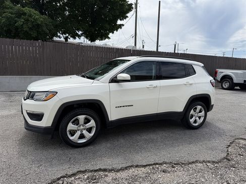 Used 2019 Jeep Compass Latitude w/ Cold Weather Group AWD/4WD image 6