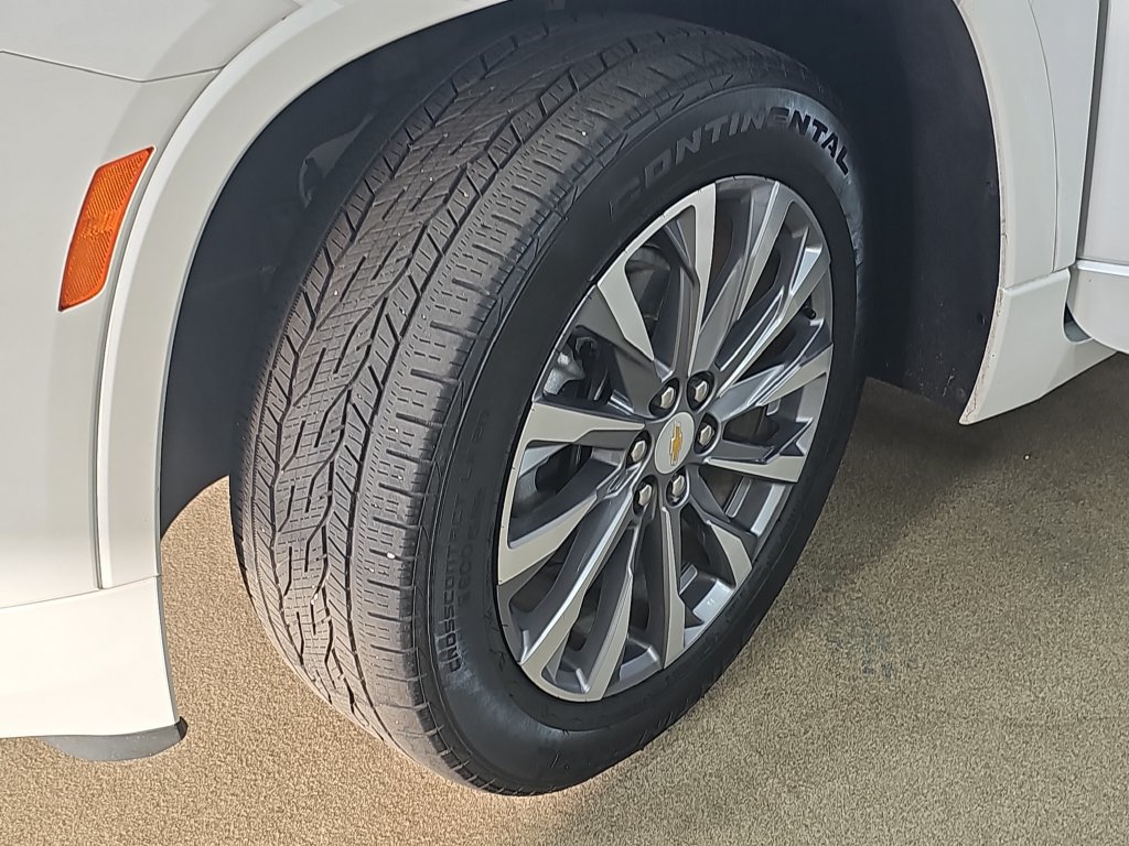 Used 2023 Chevrolet Traverse Premier AWD/4WD image 40