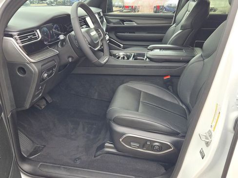 Used 2023 Jeep Wagoneer Series III w/ Preferred Equipment Group image 24