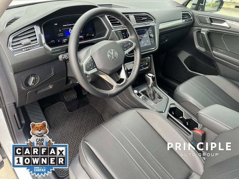 Used 2024 Volkswagen Tiguan SE FWD image 16