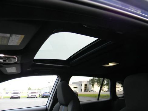 Used 2026 Toyota Corolla Cross AWD Hybrid w/ Moonroof Package image 20
