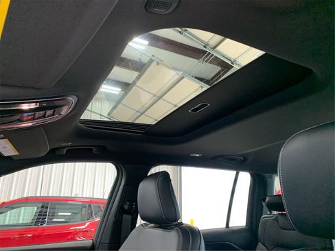 Used 2025 Jeep Grand Cherokee L Altitude image 20