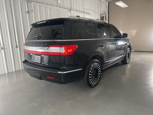 Used 2020 Lincoln Navigator Black Label w/ Cargo Convenience Package image 5