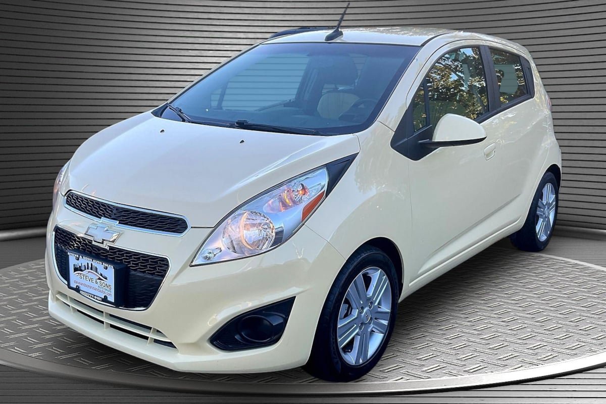Used 2014 Chevrolet Spark LT FWD image 3