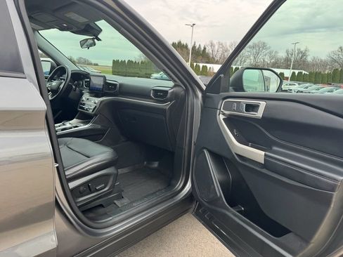Certified 2022 Ford Explorer XLT w/ Equipment Group 202A AWD/4WD image 11