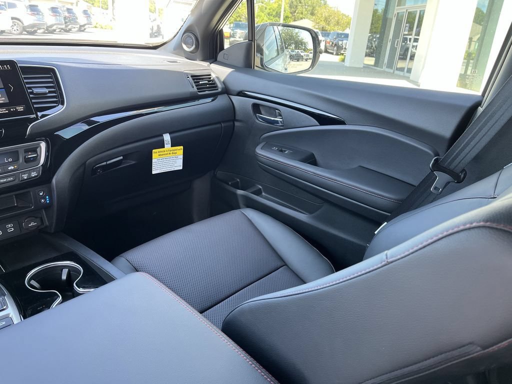 Used 2026 Honda Ridgeline Black Edition image 14