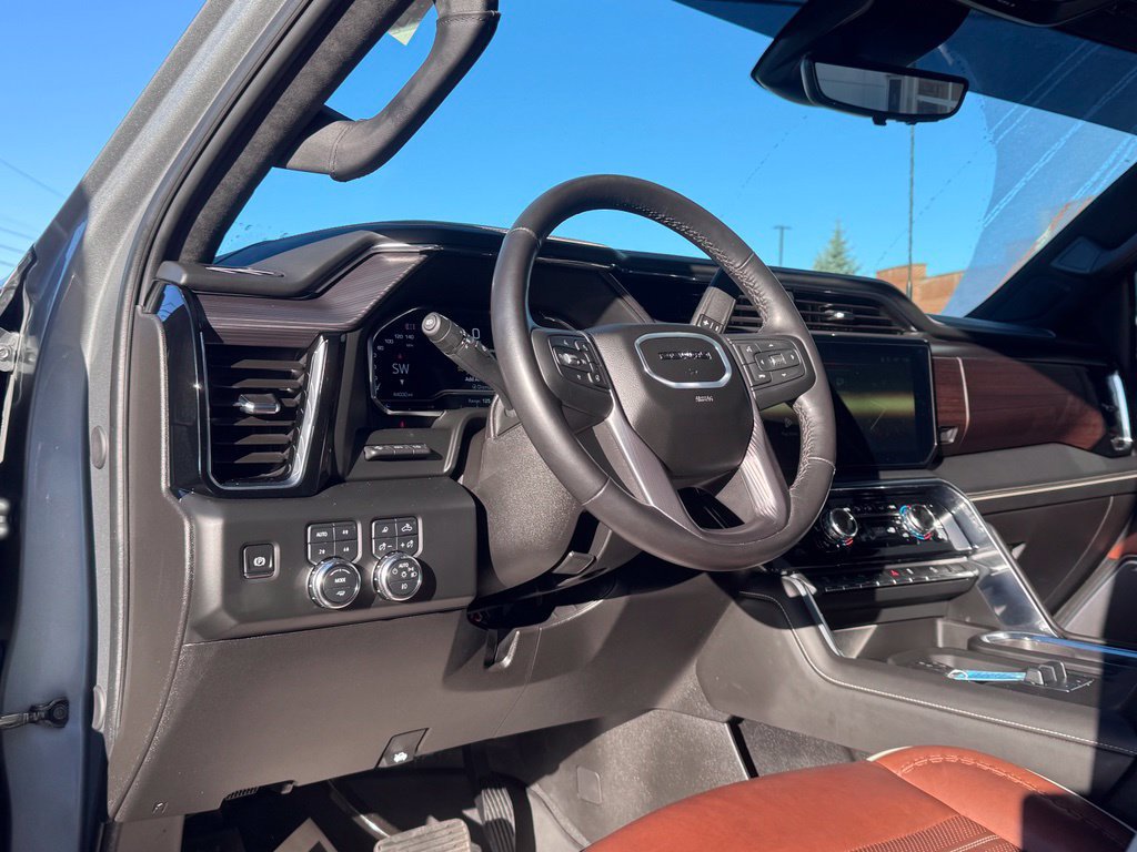 Used 2025 GMC Sierra 2500 Denali Ultimate w/ Max Trailering Package AWD/4WD image 11